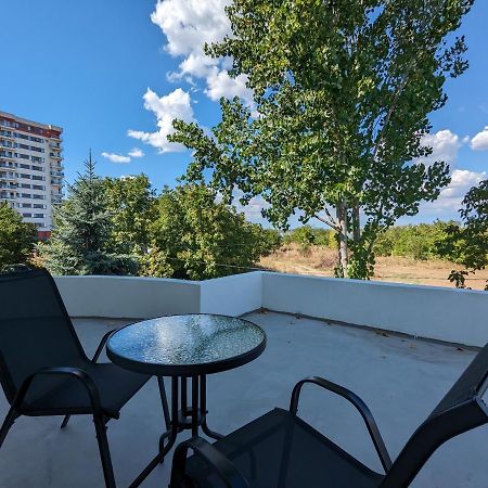 Horizon View Villa - Lakefront Terrace Suite Bucureşti Eksteriør bilde