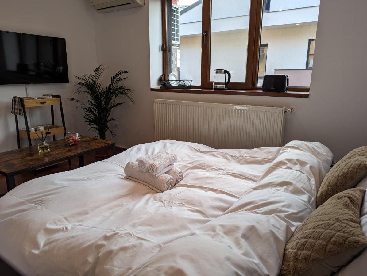 Horizon View Villa - Lakefront Terrace Suite Bucureşti Eksteriør bilde