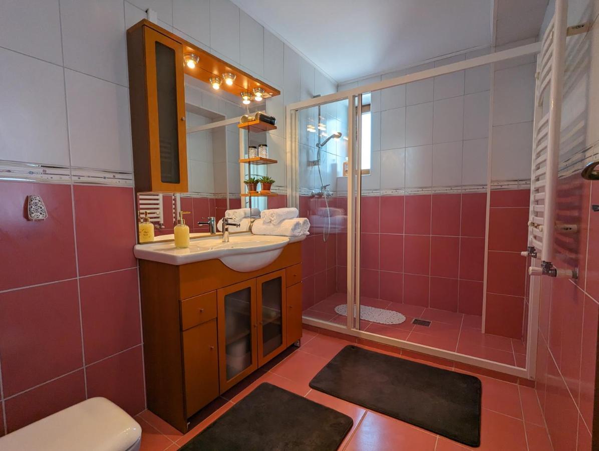 Horizon View Villa - Lakefront Terrace Suite Bucureşti Eksteriør bilde