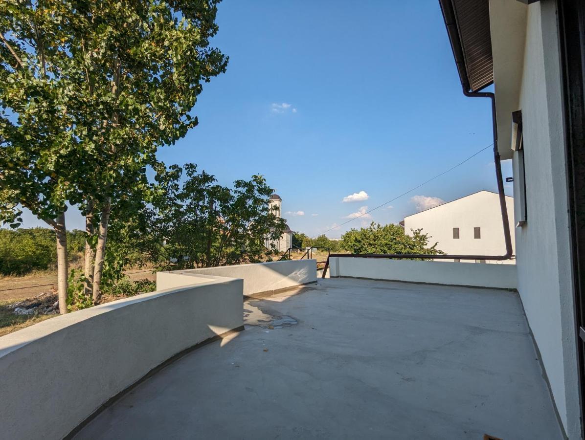 Horizon View Villa - Lakefront Terrace Suite Bucureşti Eksteriør bilde
