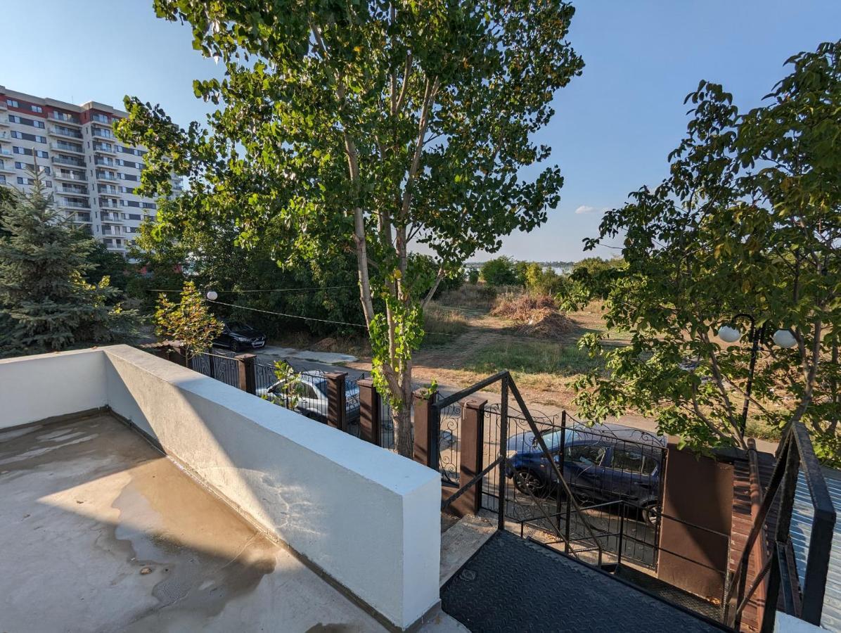 Horizon View Villa - Lakefront Terrace Suite Bucureşti Eksteriør bilde